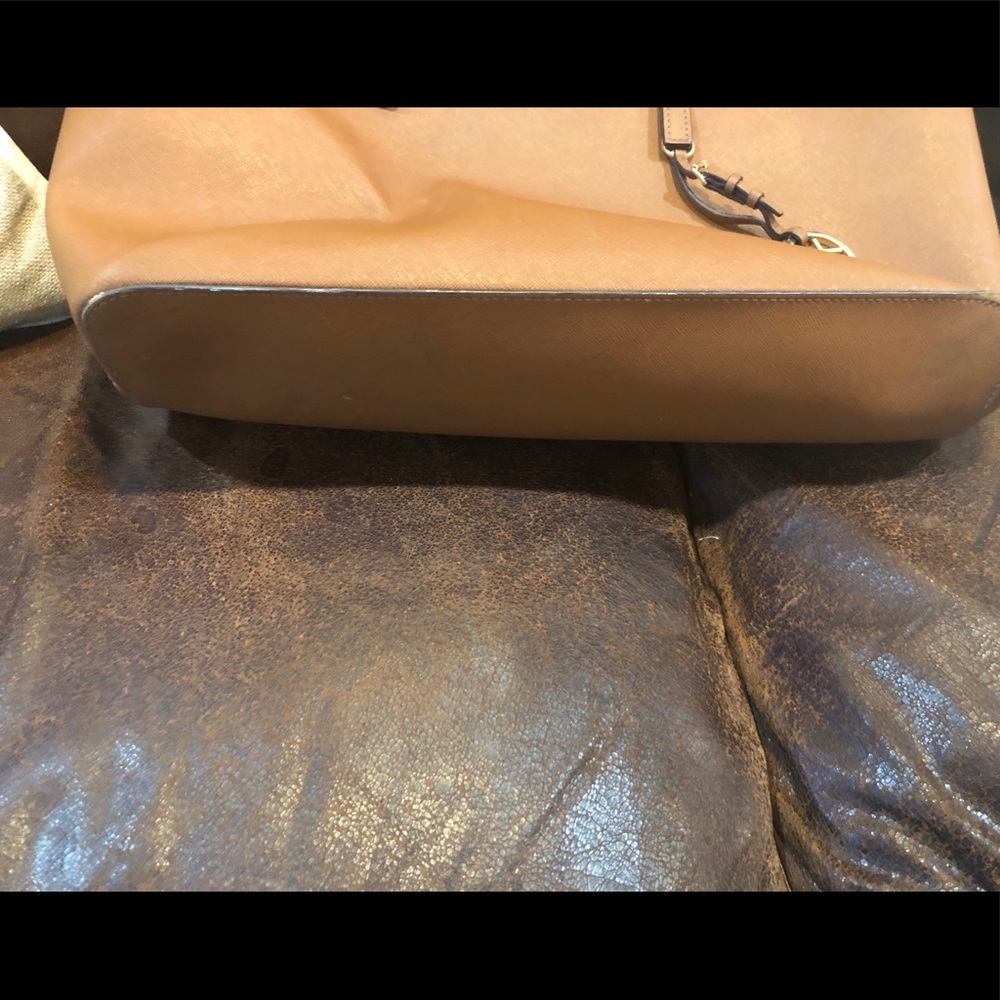 Michael Kors Jet Set Tote - Picture 3 of 3